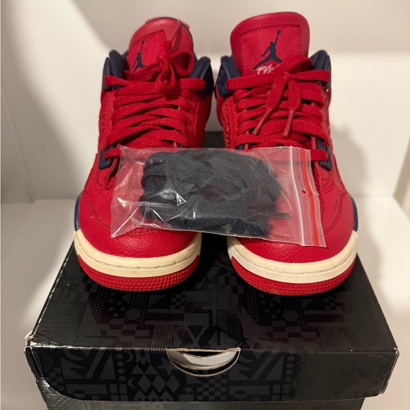 Jordan 4 Retro Red and Navy Sneakers - Picture 4 of 7
